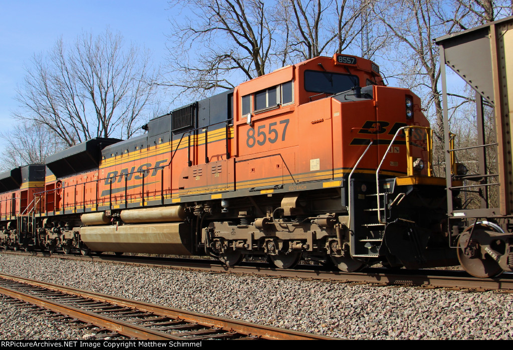 BNSF 8557